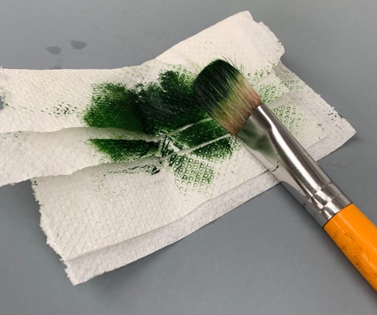 Cleaning Oil Paint Brushes with Solvents